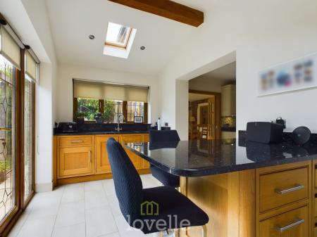 4 bedroom Detached house for sale in Cheltenham Way, Cleethorpes, DN35