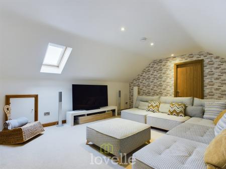 4 bedroom Detached house for sale in Cheltenham Way, Cleethorpes, DN35