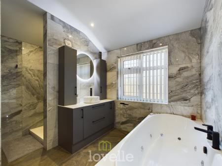 5 bedroom Detached house for sale in Church Lane, Tetney, DN36