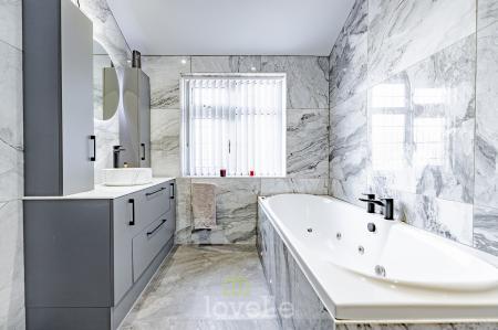 5 bedroom Detached house for sale in Church Lane, Tetney, DN36