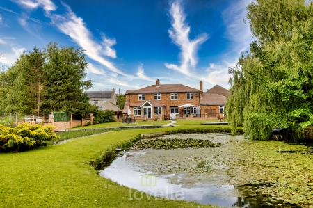 5 bedroom Detached house for sale in Church Lane, Tetney, DN36