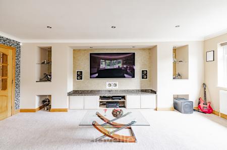 5 bedroom Detached house for sale in Church Lane, Tetney, DN36