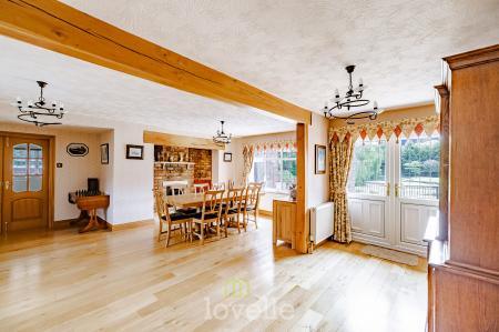 5 bedroom Detached house for sale in Church Lane, Tetney, DN36