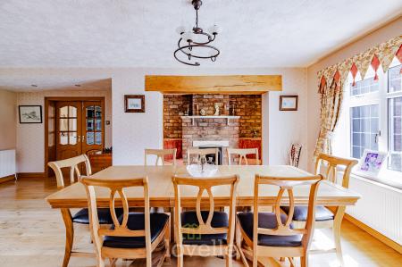 5 bedroom Detached house for sale in Church Lane, Tetney, DN36