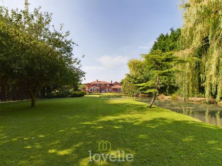 5 bedroom Detached house for sale in Church Lane, Tetney, DN36