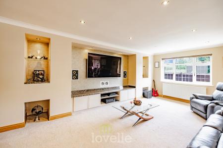 5 bedroom Detached house for sale in Church Lane, Tetney, DN36