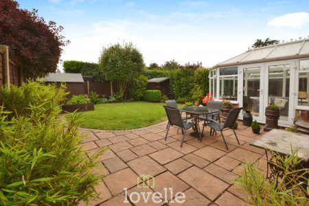 4 bedroom Detached house for sale in Dunbar Avenue, New Waltham, DN36