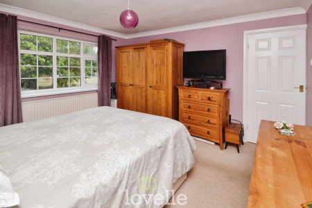 4 bedroom Detached house for sale in Dunbar Avenue, New Waltham, DN36