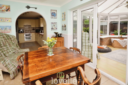 4 bedroom Detached house for sale in Dunbar Avenue, New Waltham, DN36