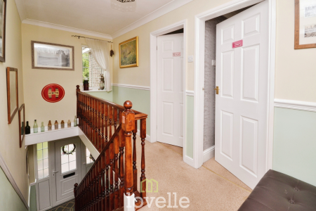 4 bedroom Detached house for sale in Dunbar Avenue, New Waltham, DN36