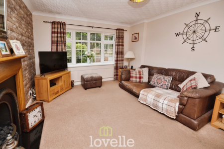 4 bedroom Detached house for sale in Dunbar Avenue, New Waltham, DN36