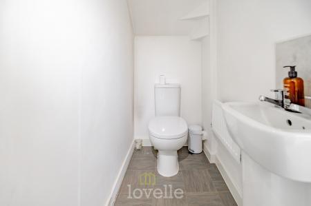 3 bedroom Semi-detached house for sale in Heathland Way, Humberston, DN36