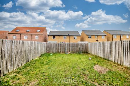 3 bedroom Semi-detached house for sale in Heathland Way, Humberston, DN36