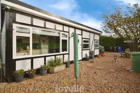 2 bedroom Chalet for sale in Humberston Fitties, Humberston, DN36