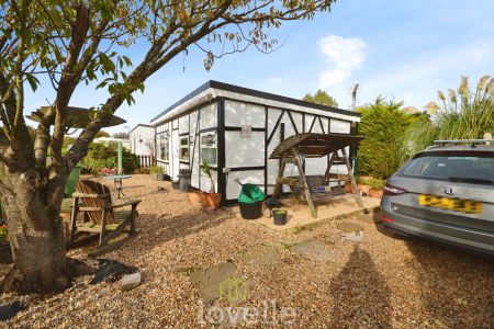 2 bedroom Chalet for sale in Humberston Fitties, Humberston, DN36