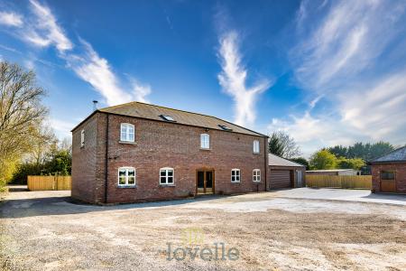 5 bedroom Detached house for sale in Humberston Road, Tetney, DN36