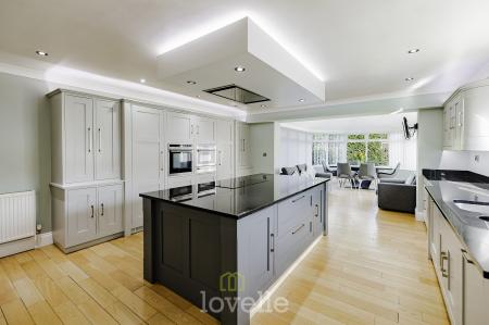 4 bedroom Detached house for sale in Kempton Vale, Cleethorpes, DN35