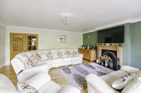 4 bedroom Detached house for sale in Kempton Vale, Cleethorpes, DN35