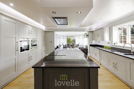 4 bedroom Detached house for sale in Kempton Vale, Cleethorpes, DN35