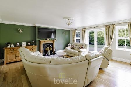 4 bedroom Detached house for sale in Kempton Vale, Cleethorpes, DN35