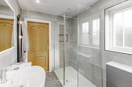 4 bedroom Detached house for sale in Kempton Vale, Cleethorpes, DN35