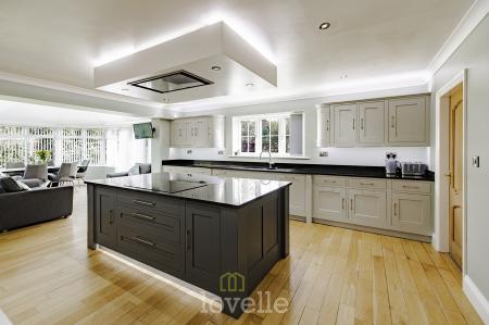 4 bedroom Detached house for sale in Kempton Vale, Cleethorpes, DN35