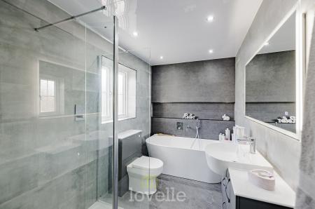 4 bedroom Detached house for sale in Kempton Vale, Cleethorpes, DN35