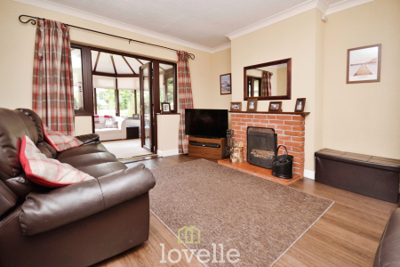 5 bedroom Detached house for sale in Lock Road, North Cotes, DN36