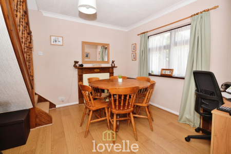 5 bedroom Detached house for sale in Lock Road, North Cotes, DN36