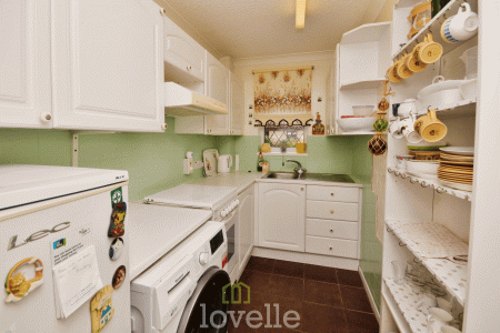 1 bedroom Semi-detached bungalow for sale in Meadow View, Cleethorpes, DN35