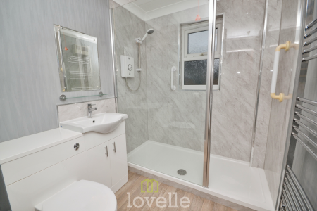 2 bedroom Semi-detached bungalow for sale in Meadow View, Cleethorpes, DN35