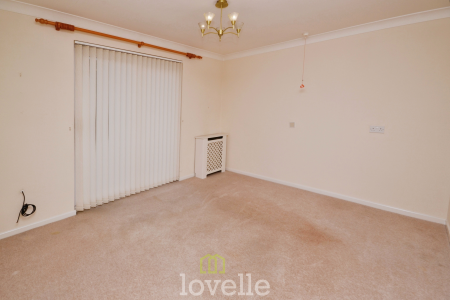 2 bedroom Semi-detached bungalow for sale in Meadow View, Cleethorpes, DN35