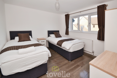 5 bedroom Detached house for sale in Poplars Close, New Waltham, DN36