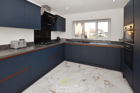 5 bedroom Detached house for sale in Poplars Close, New Waltham, DN36