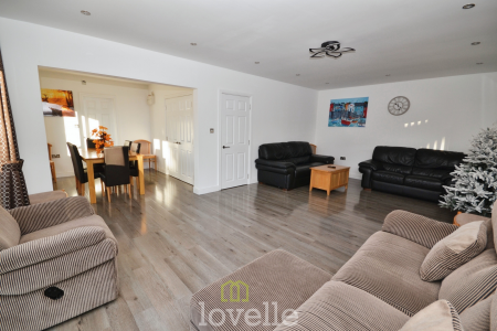 5 bedroom Detached house for sale in Poplars Close, New Waltham, DN36