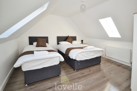 5 bedroom Detached house for sale in Poplars Close, New Waltham, DN36