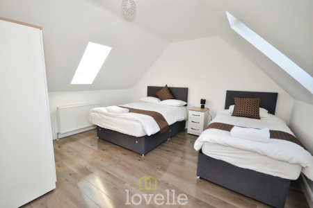 5 bedroom Detached house for sale in Poplars Close, New Waltham, DN36