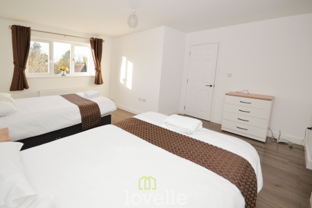 5 bedroom Detached house for sale in Poplars Close, New Waltham, DN36