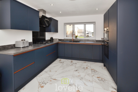 5 bedroom Detached house for sale in Poplars Close, New Waltham, DN36