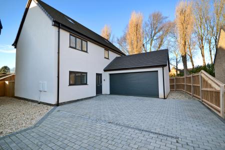 5 bedroom Detached house for sale in Poplars Close, New Waltham, DN36