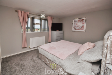 3 bedroom Terraced House for sale in Samphire Close, North Cotes, DN36