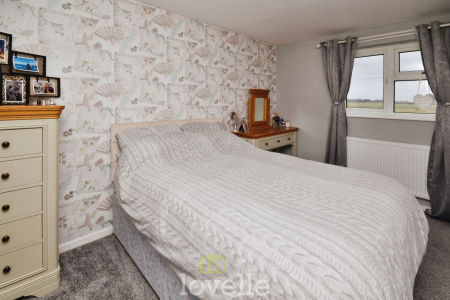 3 bedroom Terraced House for sale in Samphire Close, North Cotes, DN36