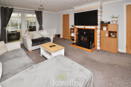 3 bedroom Terraced House for sale in Samphire Close, North Cotes, DN36