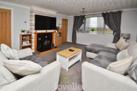 3 bedroom Terraced House for sale in Samphire Close, North Cotes, DN36