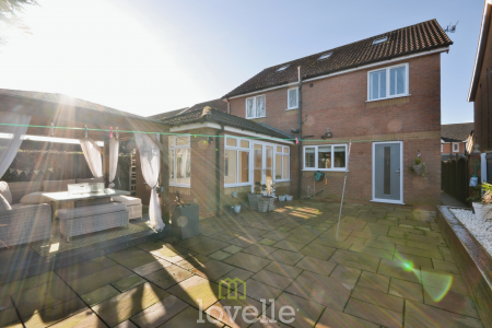 5 bedroom Detached house for sale in St Johns Gate, Tetney, DN36