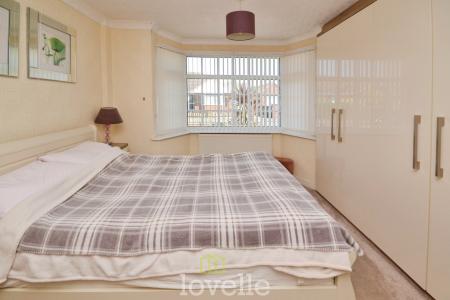 3 bedroom Semi-detached bungalow for sale in St Lukes Grove, Humberston, DN36