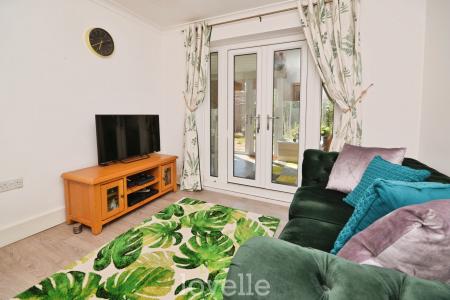 3 bedroom Semi-detached bungalow for sale in St Lukes Grove, Humberston, DN36