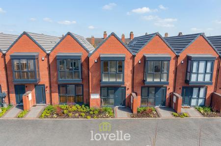 2 bedroom Town house for sale in Stable Mews, Cleethorpes, DN35