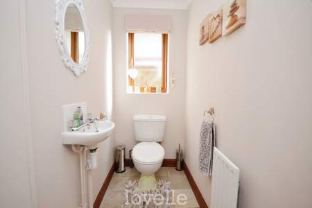 3 bedroom Detached house for sale in Swaby Close, Marshchapel, DN36