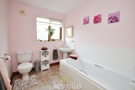 3 bedroom Detached house for sale in Swaby Close, Marshchapel, DN36